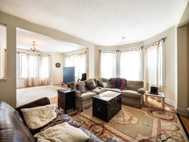 Building Photo - 481 Boylston St Unit 1