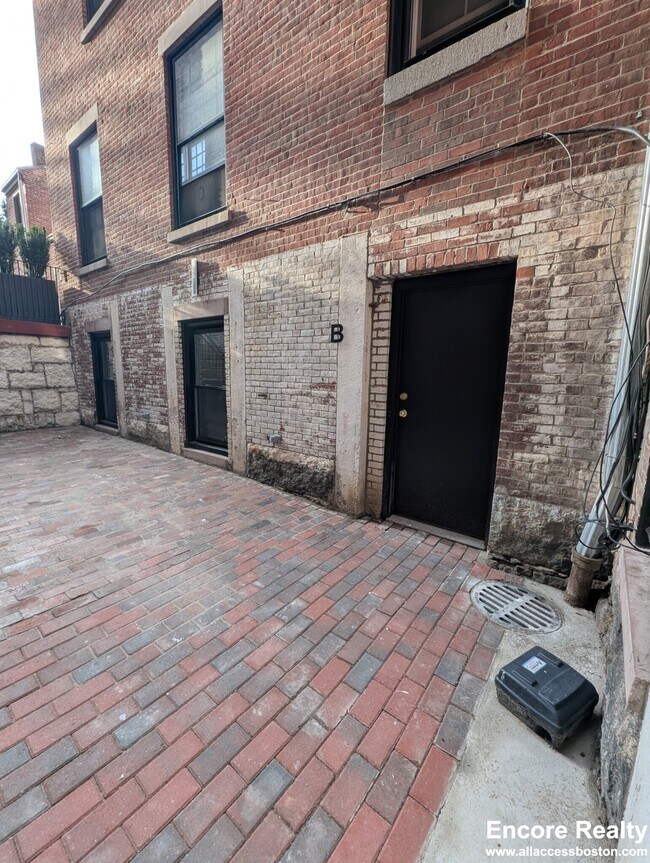 Photo - 2 Joy St Unidad D