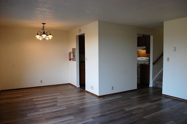 Building Photo - 108 Kensington Ave S Unit #4