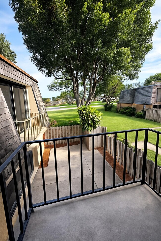 Building Photo - 238 Lake Arbor Dr