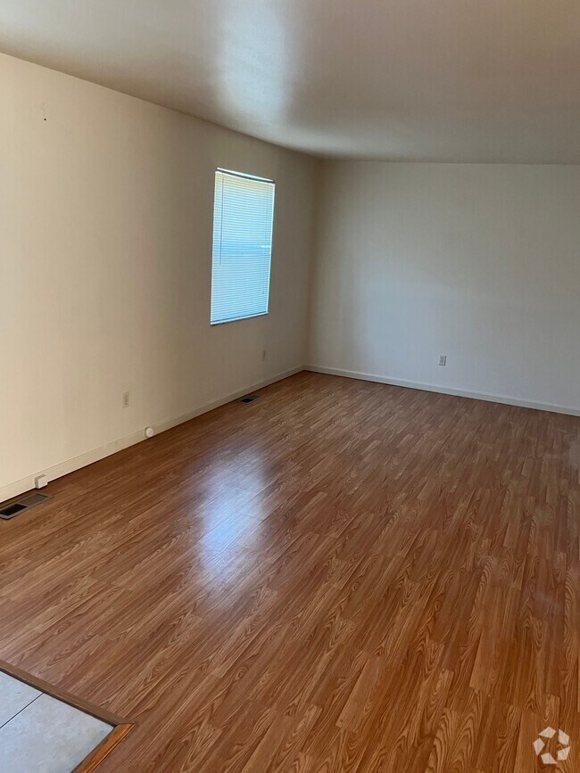 Rentals near Lambert Airport East Terminal