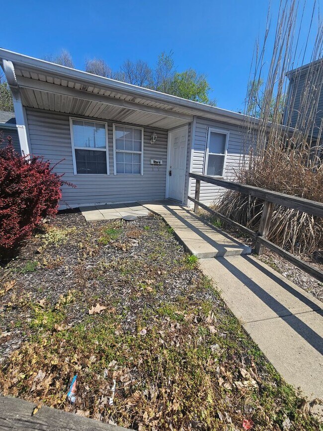 Photo - 1602 Chase St Unit 1602 Chase St Apt B