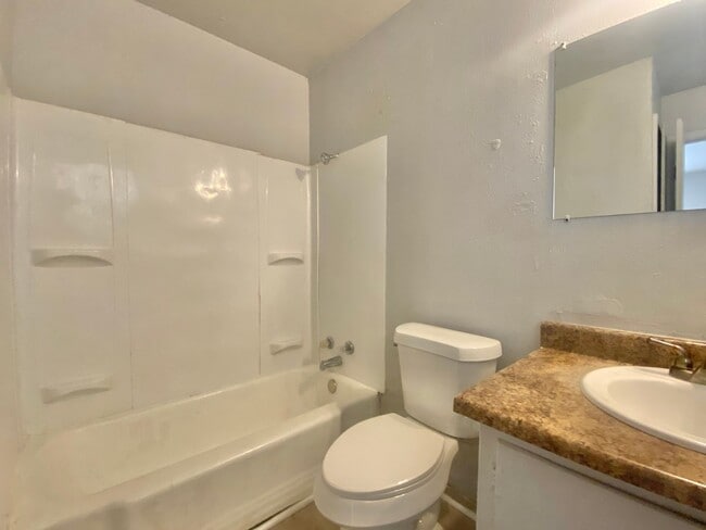 Photo - 1108 42nd St Unit A