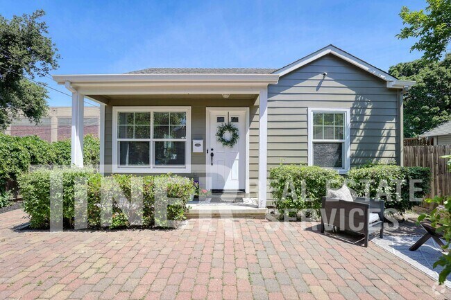 Building Photo - Charming Home in a Prime Sacramento Locati...