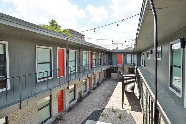 Building Photo - 5504 La Branch St Unit 9