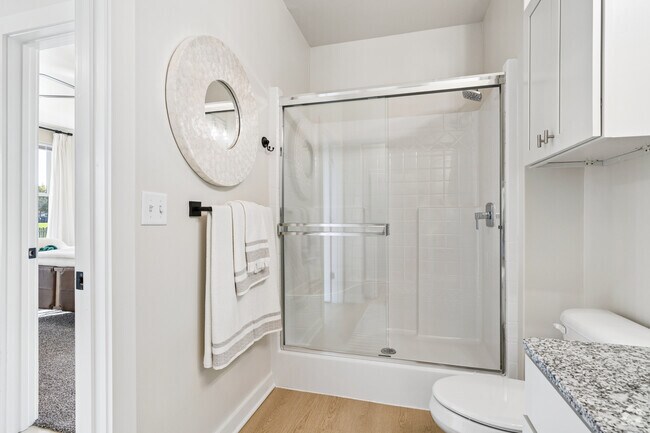 1BR, 1BA - 750SF - Bathroom