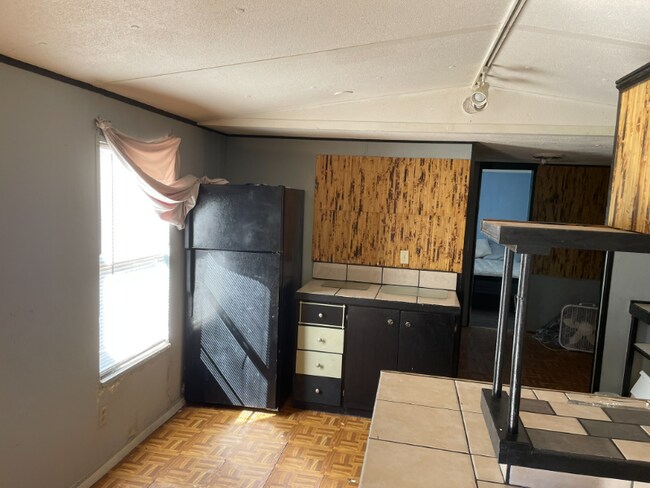 Photo - 148 Starlifter Ct