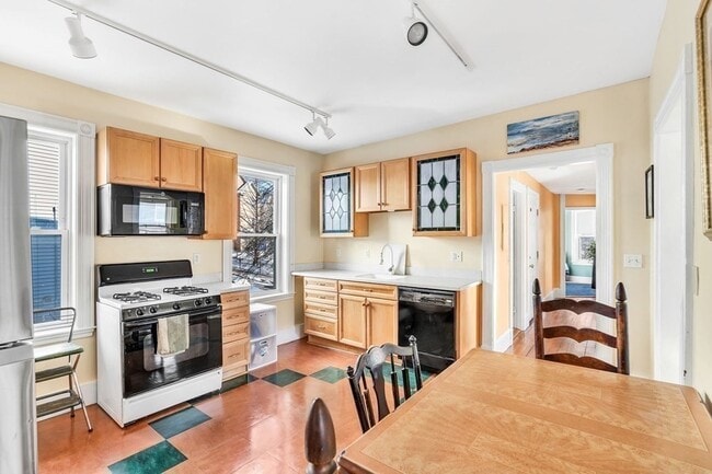 Photo - 4 Bucknam St Unidad 2