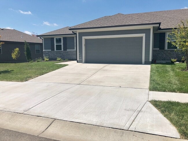 Photo - 4 Bed 2 Car Attached Villa in Blue Springs