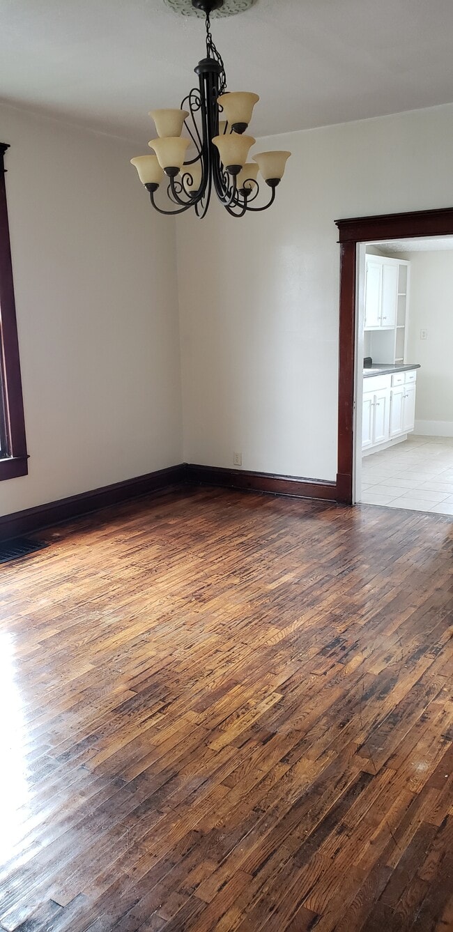 Photo - 307 W Washington St