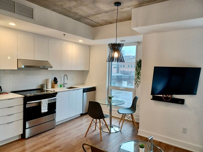 Photo - 1659 Rue Saint-Christophe Unit ID1318616P