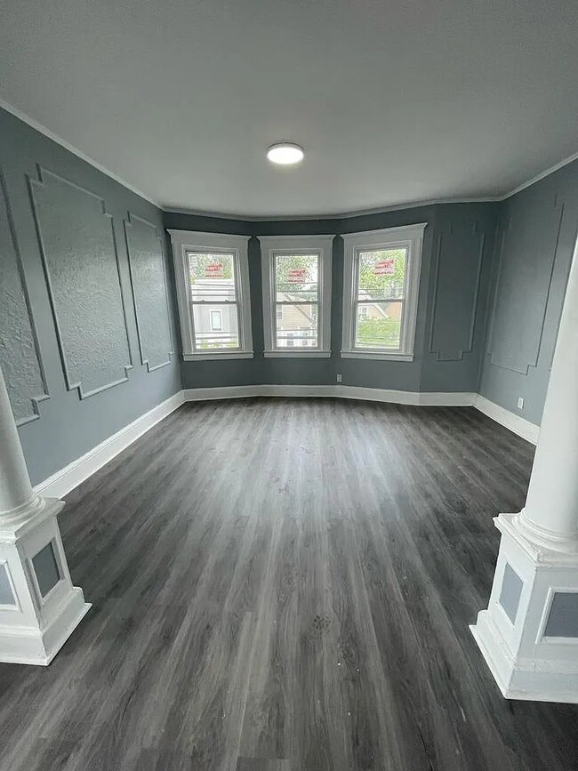 Building Photo - 332 Hamilton Ave