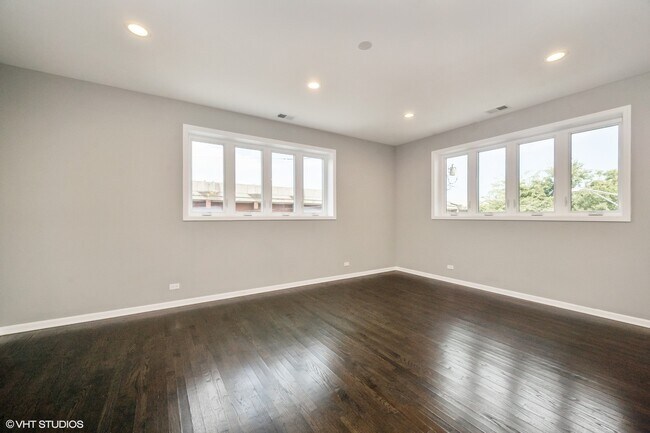 Photo - 2910 S Archer Ave Unit 2B