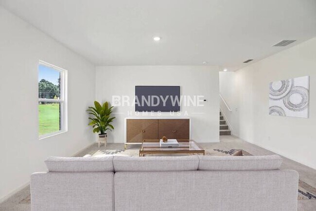 Photo - 534 Otway Lp