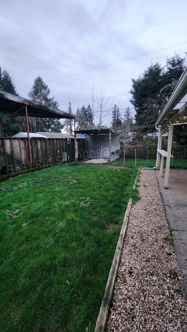 Photo - Remodeled 3 bedroom Ranch Style Milwaukie Home With SS Appliances, Fenced Backyard, Washer/Dryer ...