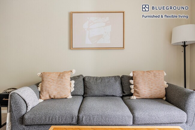 Photo - 5535 Westlawn Ave Unidad FL3-ID1325