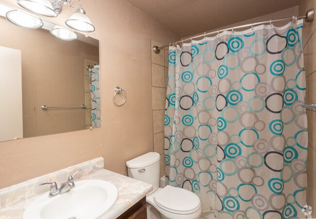 2BR, 1.5BA - 1,100 SF