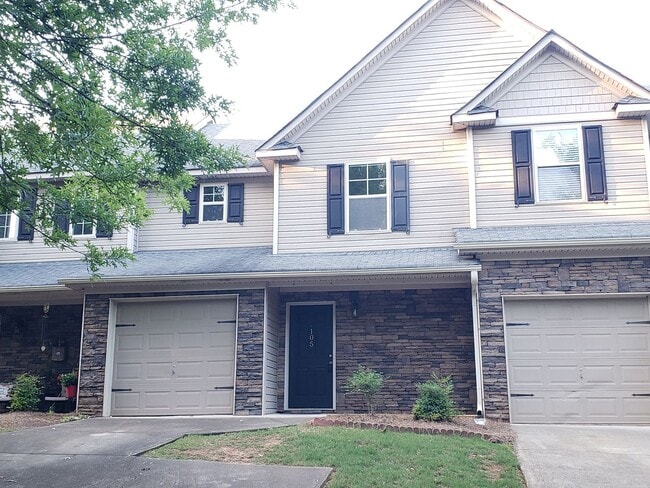 Building Photo - 2BR Townhouse in Canton