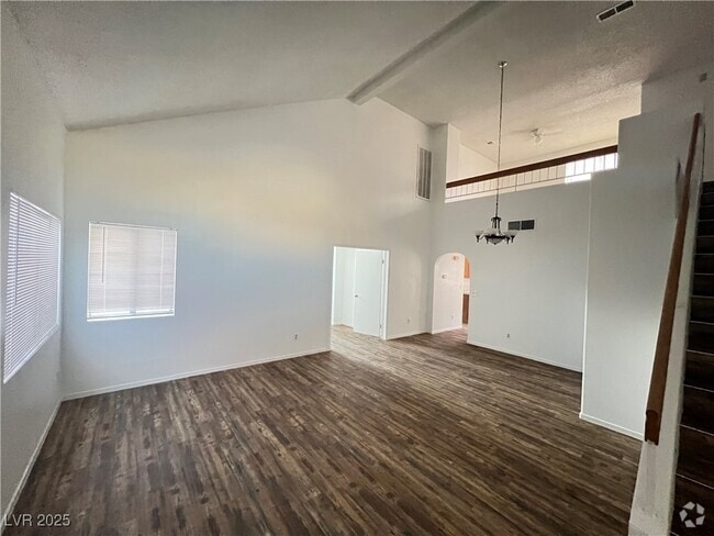 Building Photo - 135 Monteen Dr Rental