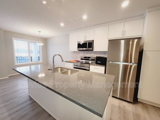 Photo - 990 Stillwater Blvd NW