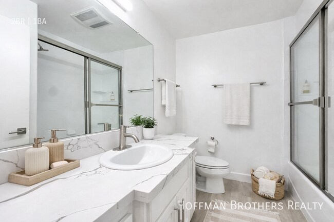 Photo - 442 S Oakhurst Dr Unit 4