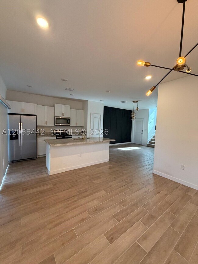 Photo - 1680 SE 8th St