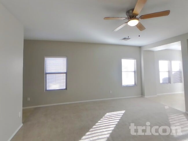 Photo - 883 E Dust Devil Cir