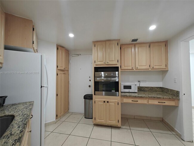 Photo - 905 Brickell Bay Dr Unidad 1127