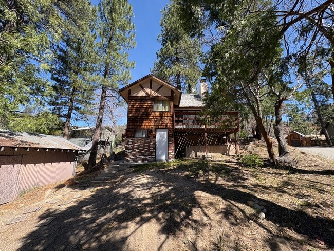 Photo - Cozy Meets Modern – Beautifully Upgraded Cabin in the Pines