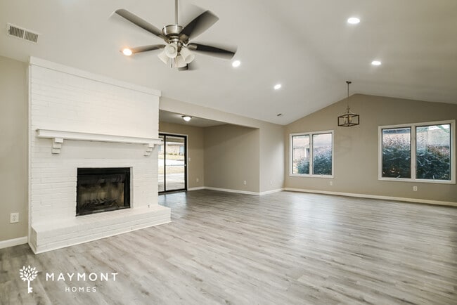 Photo - 5566 Circlestone Ln