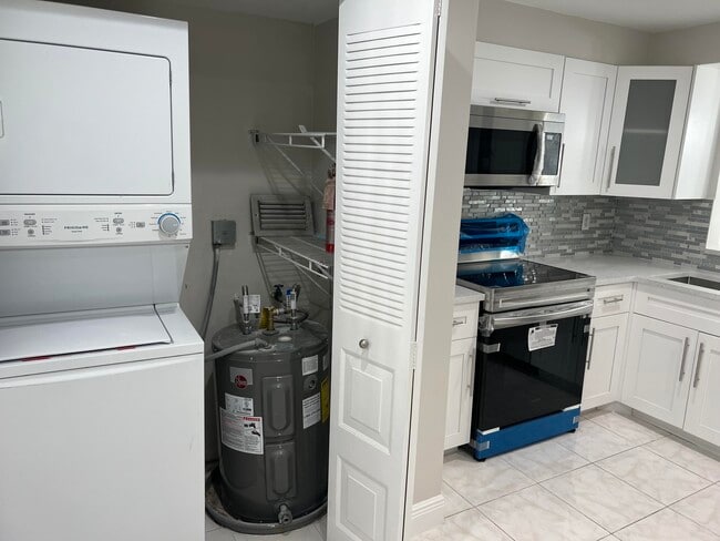 Photo - 24 Abbey Ln Unit 204