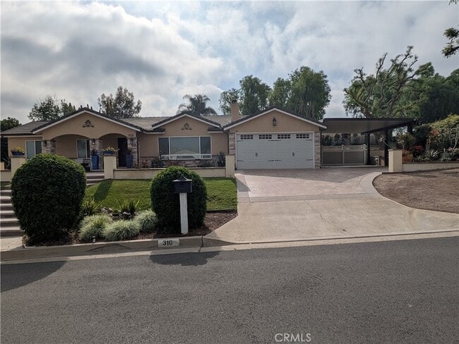 Photo - 310 Marion Blvd