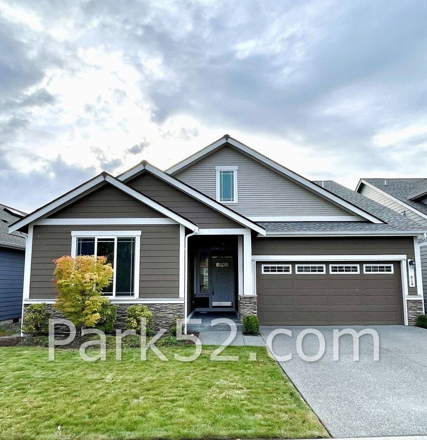 4 Bedroom Single Family Home in Lacey - 4 Bedroom Single Family Home in Lacey