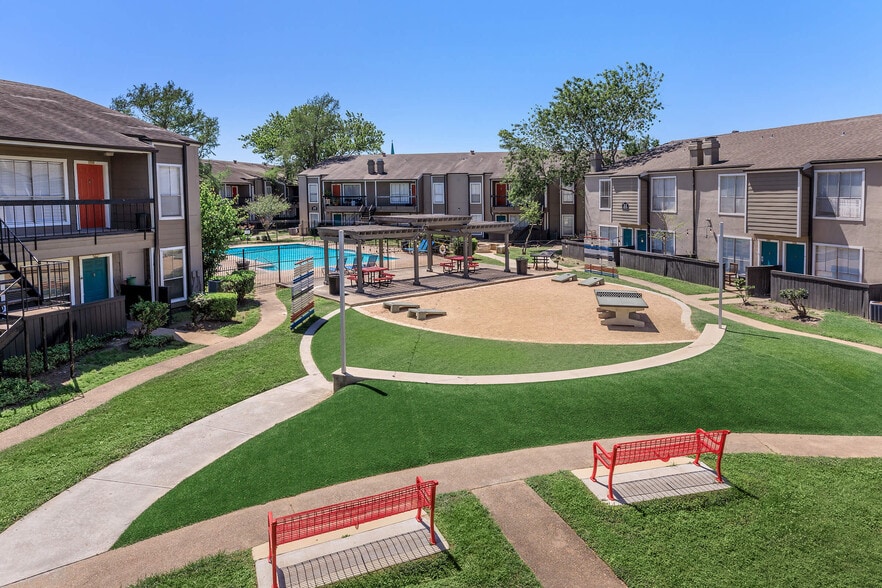 Outdoor Gaming/Amenity Area