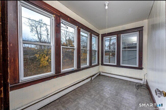 146 Charles St Unit 2nd