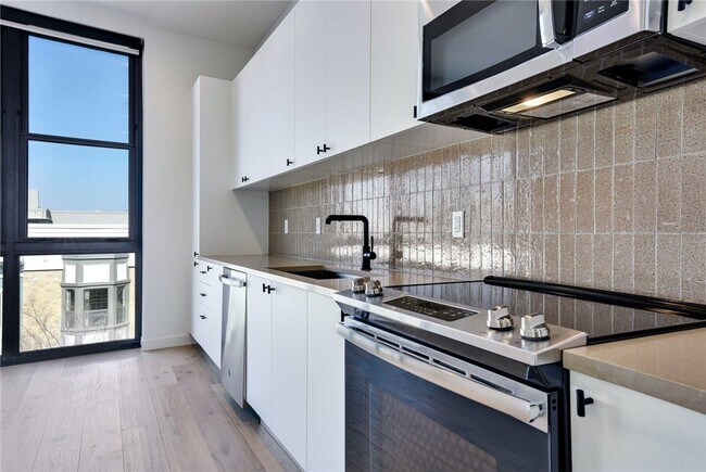 Photo - 800 Embassy Dr Unit 416
