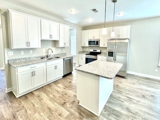 Photo - AzaleaDr390 Unit 1