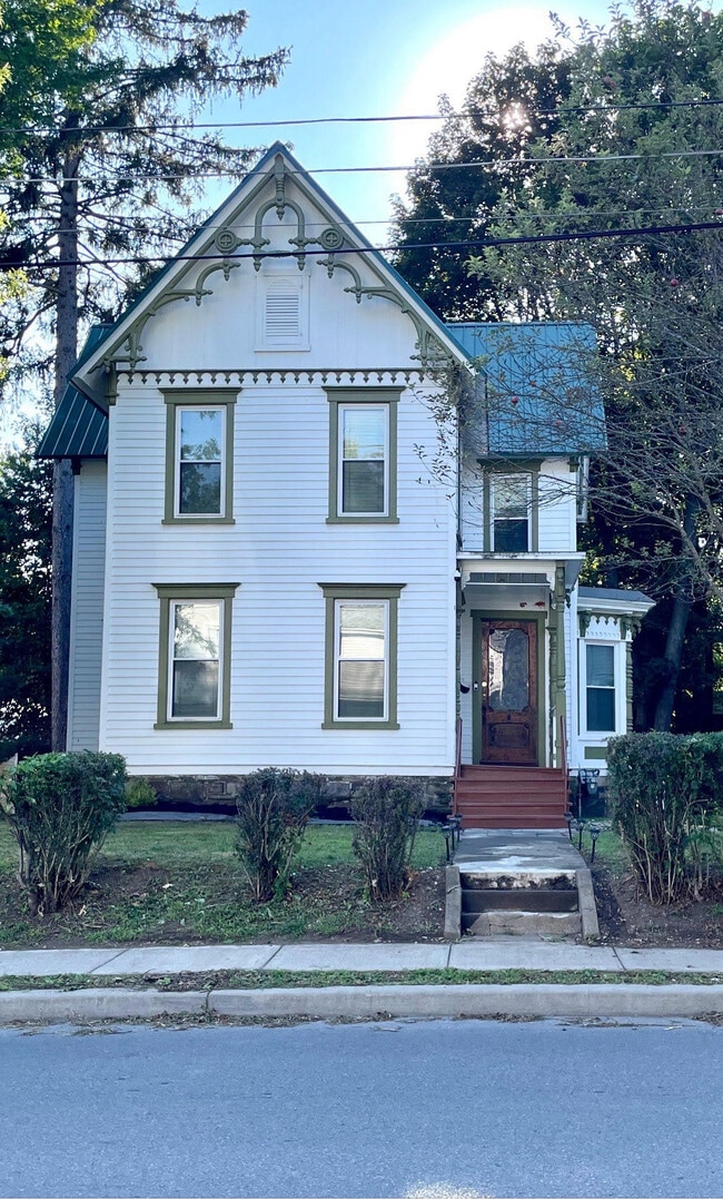 Building Photo - 18 Otsego St Rental