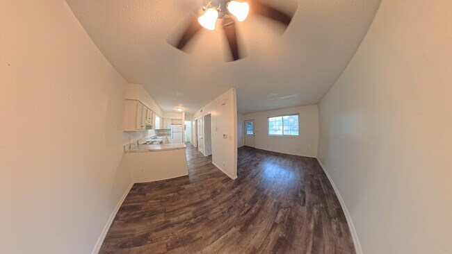 214 NW Chapel Dr Unit 1