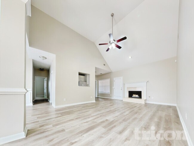 Photo - 440 Pebble Blvd