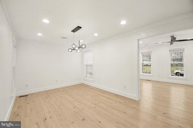 Photo - 24 Lipscomb Ct