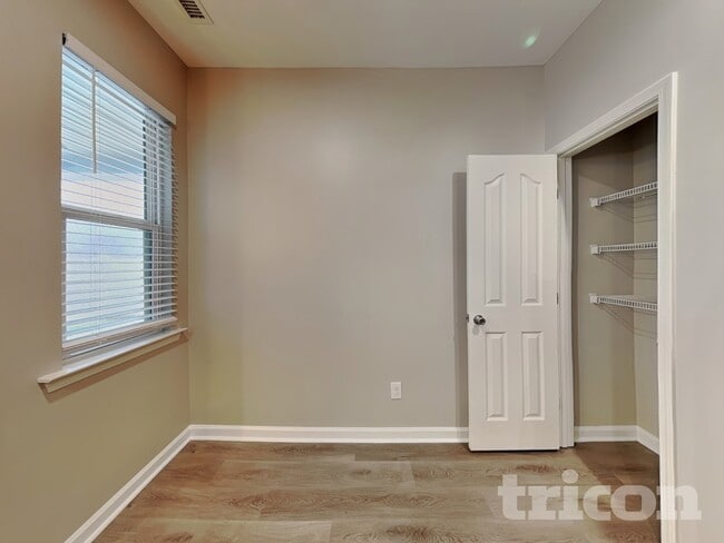 Photo - 932 Avondale Dr