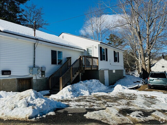 Building Photo - 3 Spruce St Unit 1 Rental