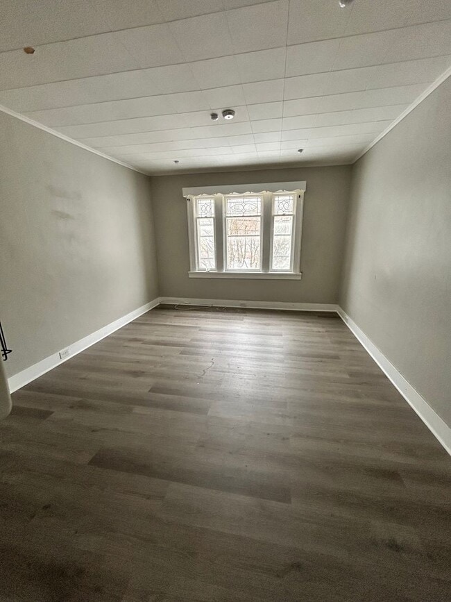 Building Photo - 701 Perry St Unit 701 Prerry St. Apt 2