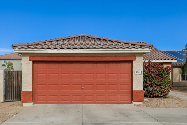 Building Photo - 8502 E Kiowa Ave