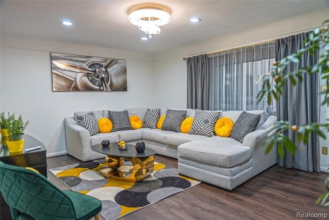 Photo - 2036 Willow St