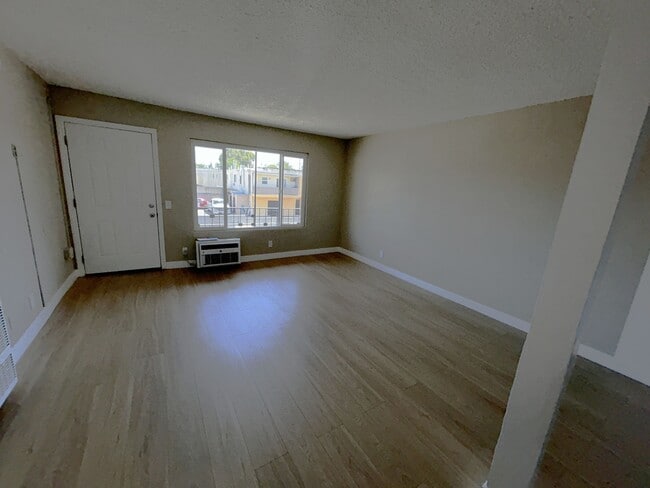 8936 Cedros Ave
