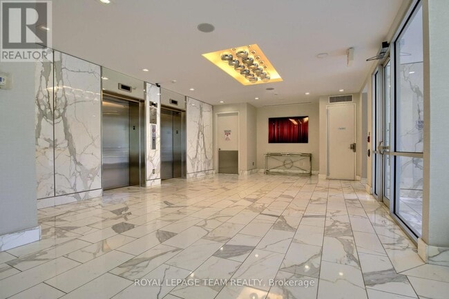 Photo - 201 Parkdale Ave Unité 304