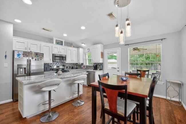 Photo - 1017 Pin Oak Dr