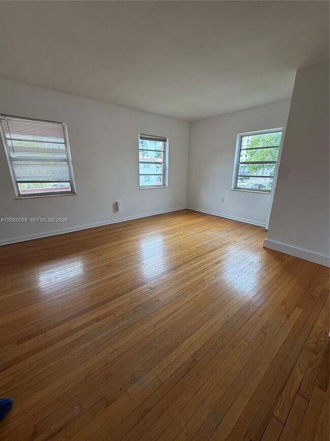 Photo - 33 Madeira Ave Unit 3